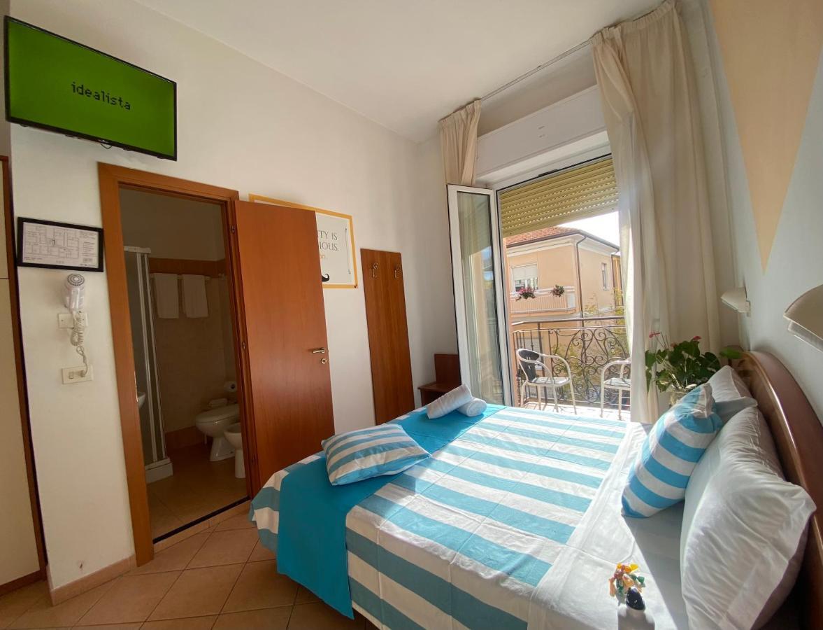 Hotel Villa Caterina Rímini Exterior foto