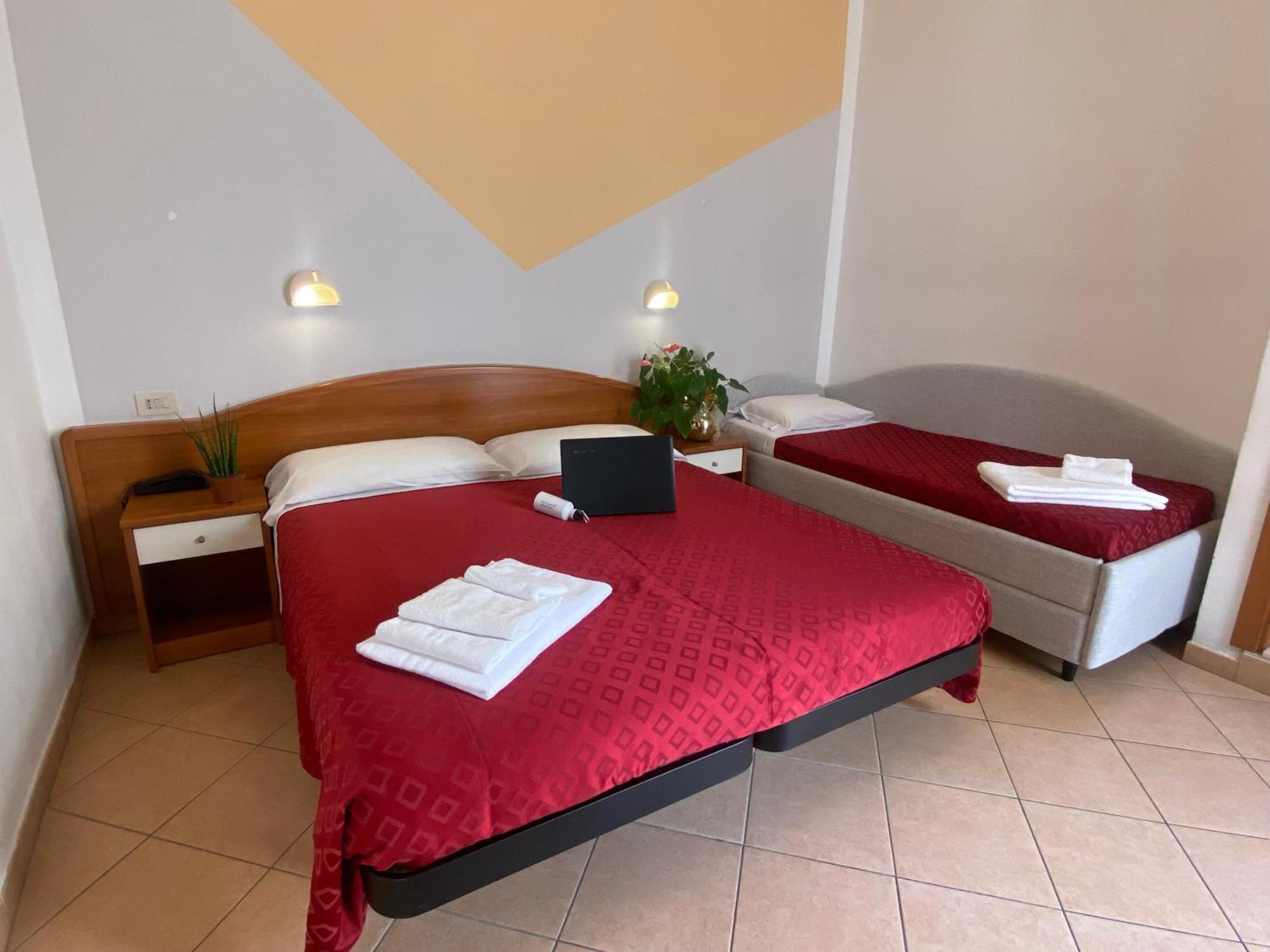 Hotel Villa Caterina Rímini Exterior foto