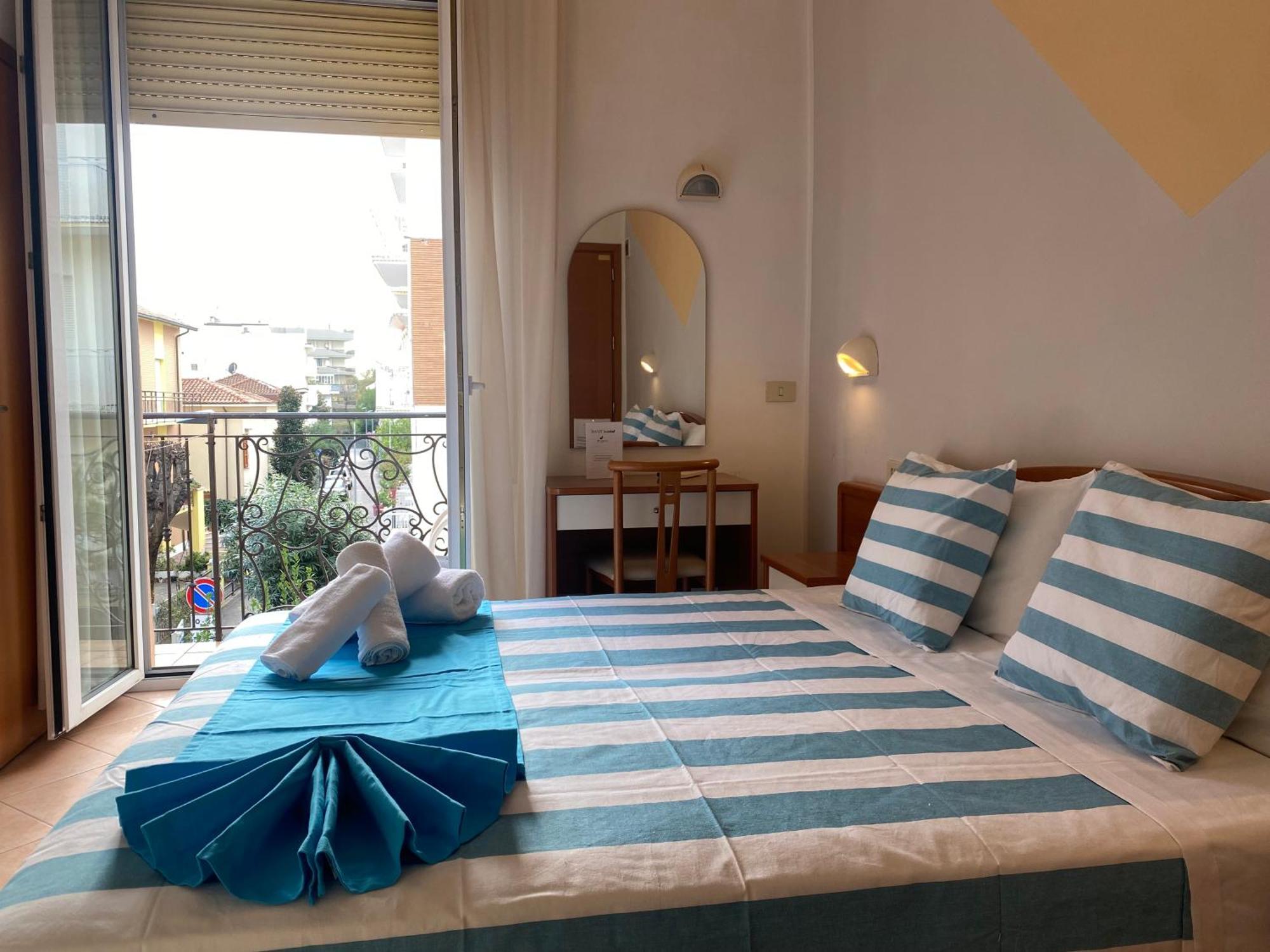 Hotel Villa Caterina Rímini Exterior foto