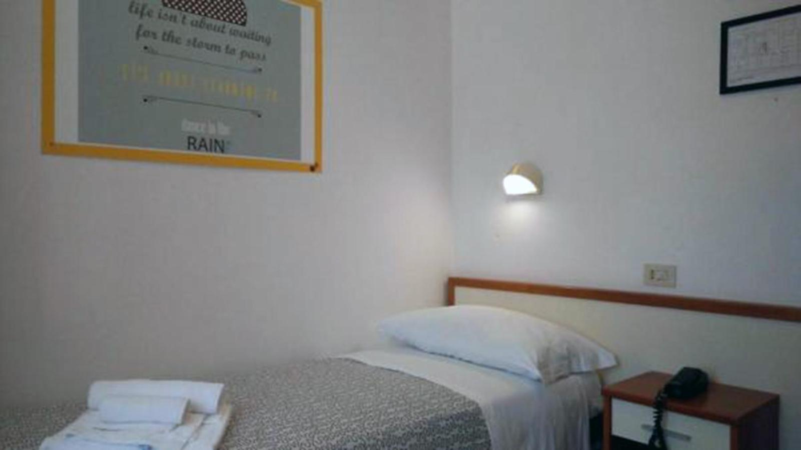Hotel Villa Caterina Rímini Exterior foto