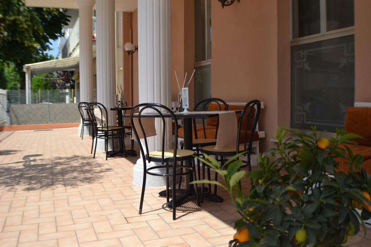Hotel Villa Caterina Rímini Exterior foto